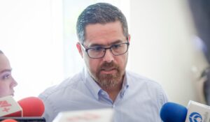 Secretaría de Salud investiga posible tercer caso de gusano barrenador en humano; es adulto mayor de El Rosario