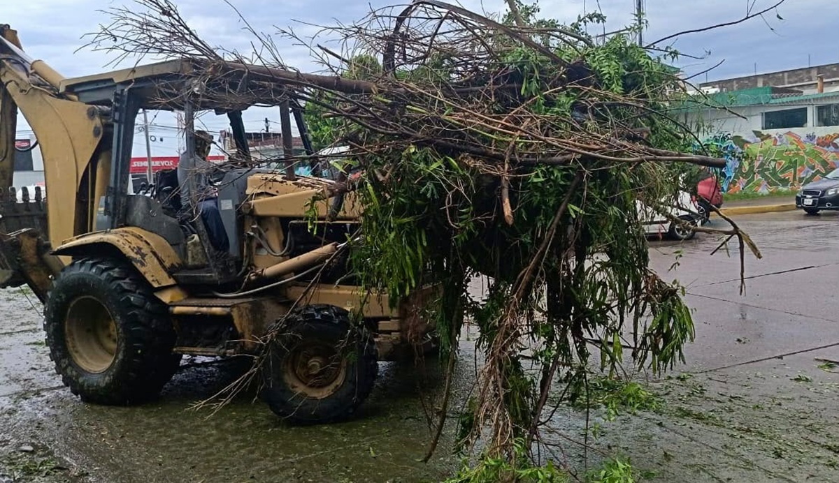 Segunda jornada de limpieza en canales pluviales de Mazatlán
