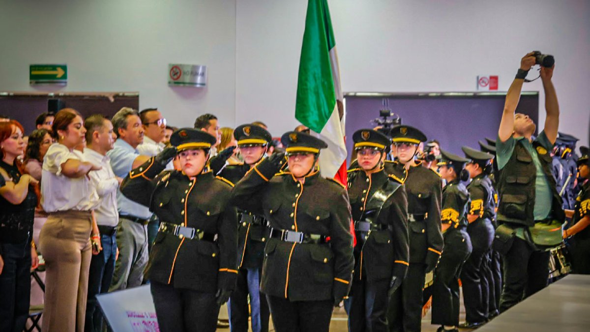 segundo informe legislativo grupo parlamentario de morena bandera
