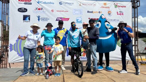 Pequeños pescadores toman La Puntilla de Mazatlán, Sinaloa, en el Segundo Torneo de Pesca Infantil de El Debate