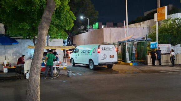 Muere mujer que resultó herida de bala junto con dos hombres tras ataque en taquería de Lomas del Sol, Culiacán, Sinaloa