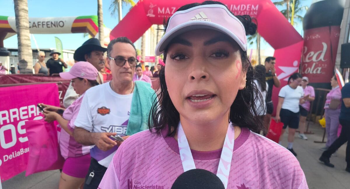 Cada medalla es para su abuela: Sheila corre por quien venció el cáncer de mama hace 13 años