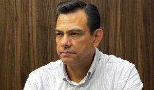 Canaco advierte lentitud en pagos a proveedores de uniformes escolares en Los Mochis, Sinaloa