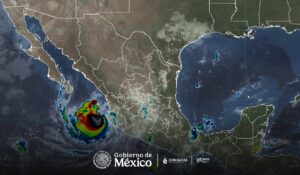 Huracán Simón ya es categoría 2; se ubica al sur de Mazatlán e impactaría Sinaloa el miércoles