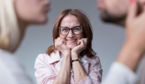 ¿Cómo te llevas con tu suegra? Más allá de los desacuerdos, reconócela este 26 de octubre en su día