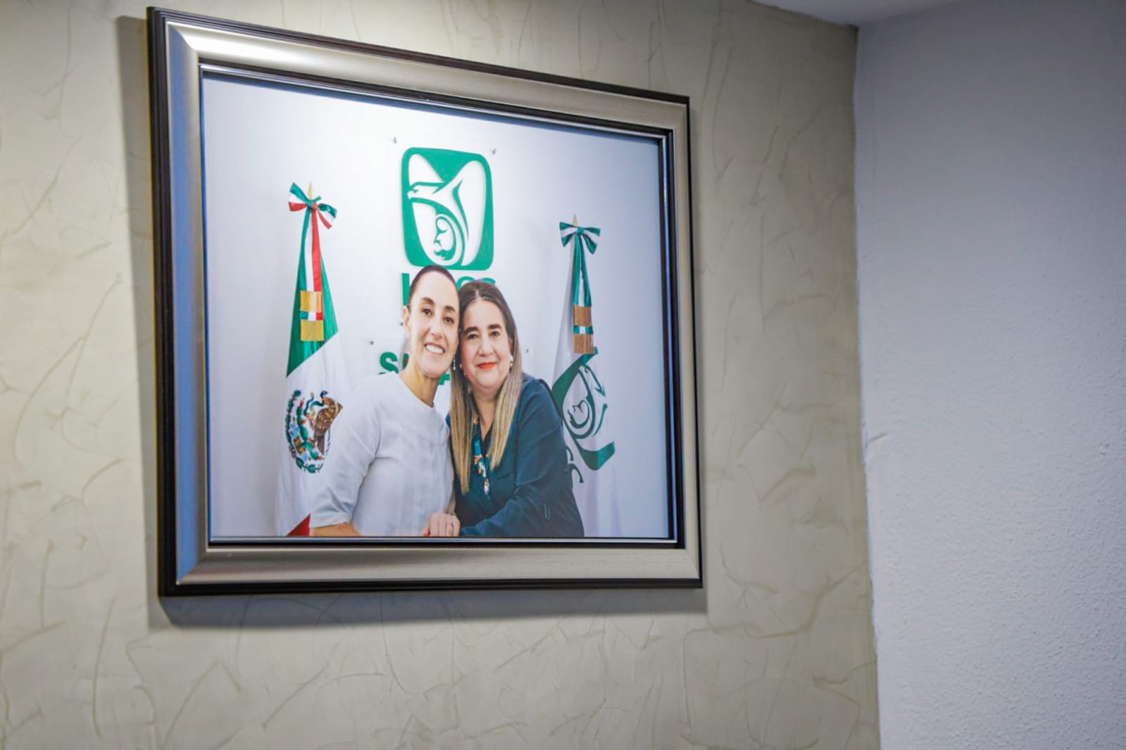 Tania Clarissa Medina López, delegada del IMSS Sinaloa, y Claudia Sheinbaum