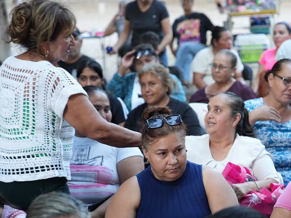 Tere Guerra sostiene asamblea informativa en la colonia Chulavista