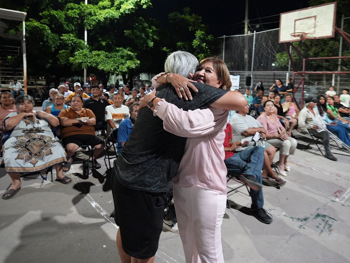 Tere Guerra en el Fracc. Paraíso, en Culiacán