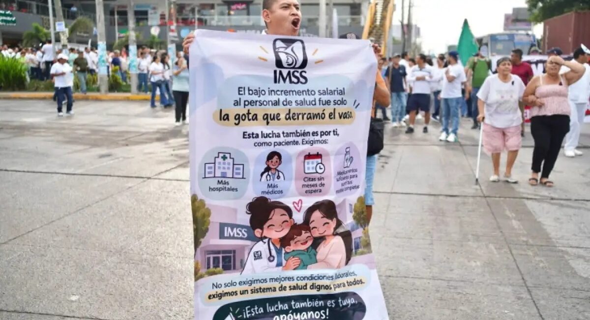 En consulta, trabajadores del IMSS rechazan aumento salarial del 6.8%; sindicato pide reabrir las negociaciones