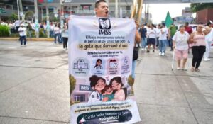 En consulta, trabajadores del IMSS rechazan aumento salarial del 6.8%; sindicato pide reabrir las negociaciones