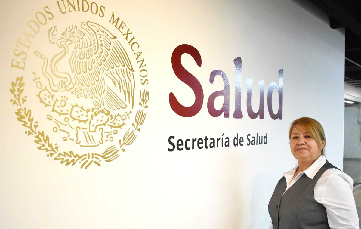 Trabajadora de la Secretaría de Salud