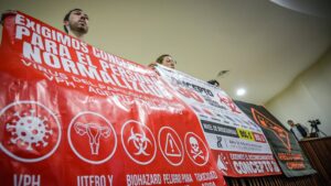 trabajadores de salud se manifiestan en el congreso del estado lonaas
