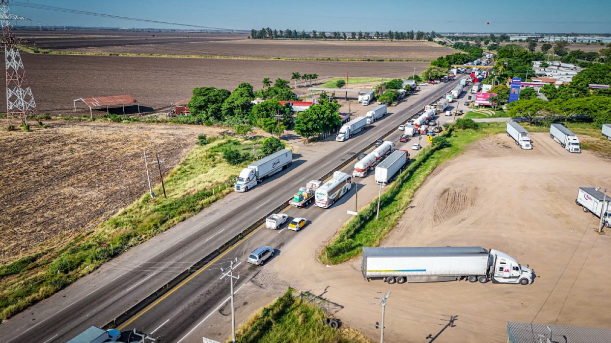 transportistas de sinaloa paralizan carreteras sinaloa