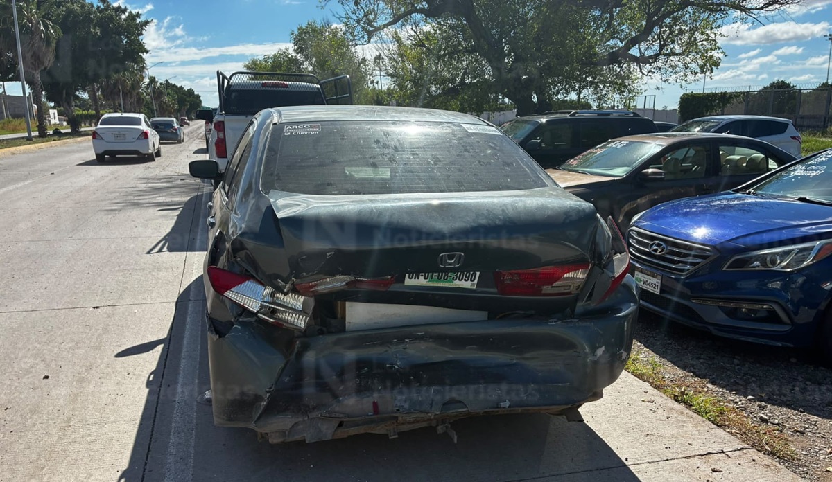 Tres heridos deja accidente múltiple en la Mochis-Topolobampo