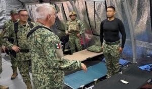 Ricardo Trevilla, titular de la Defensa, supervisa despliegue militar en Mazatlán, Sinaloa; evalúan estrategia de seguridad