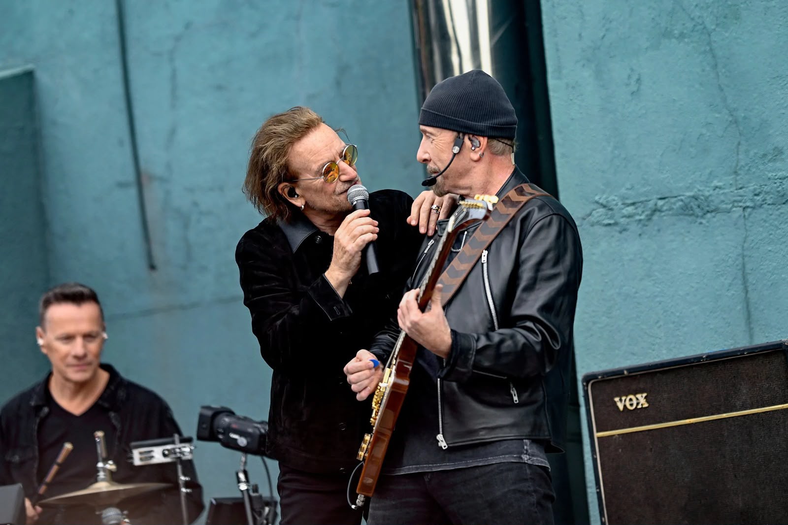 U2