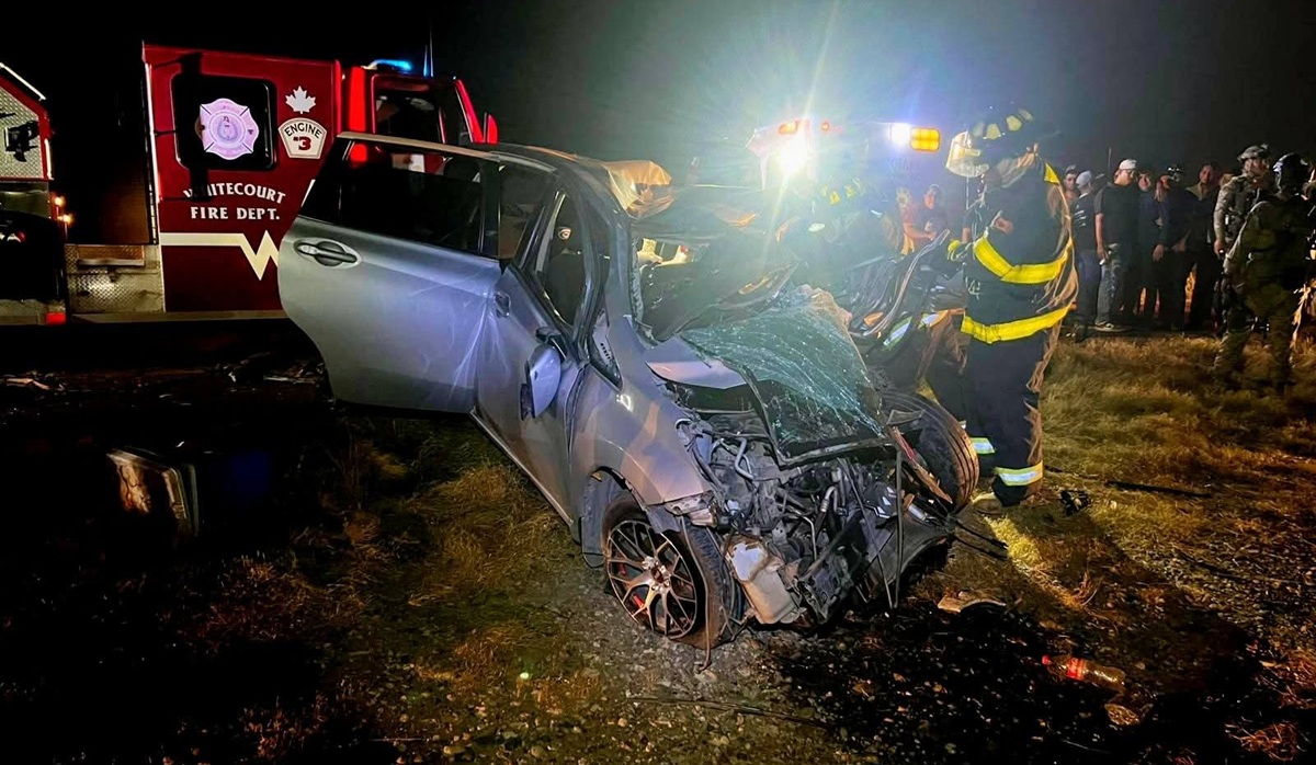 Un muerto en choque entre camión de pasajeros y vehículo en zona rural de Mazatlán