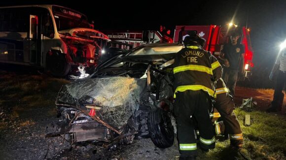 Choque entre camión de pasajeros y automóvil deja un hombre sin vida en zona rural de Mazatlán, Sinaloa