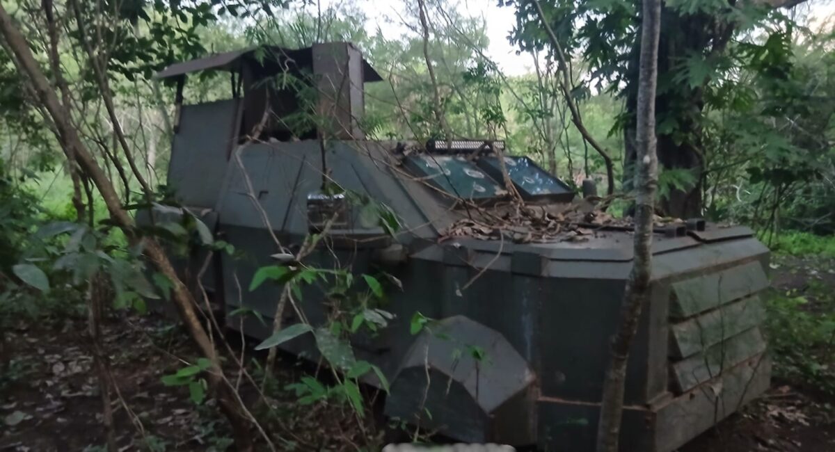 Asegura Marina cuatro vehículos, uno de ellos tipo monstruo y dos blindados, en campamento criminal en Escuinapa, Sinaloa