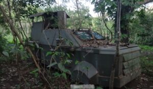 Asegura Marina cuatro vehículos, uno de ellos tipo monstruo y dos blindados, en campamento criminal en Escuinapa, Sinaloa