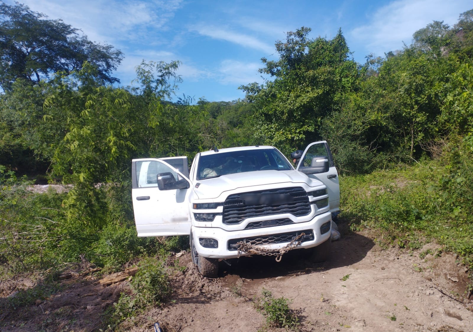Vehículo asegurado en Escuinapa