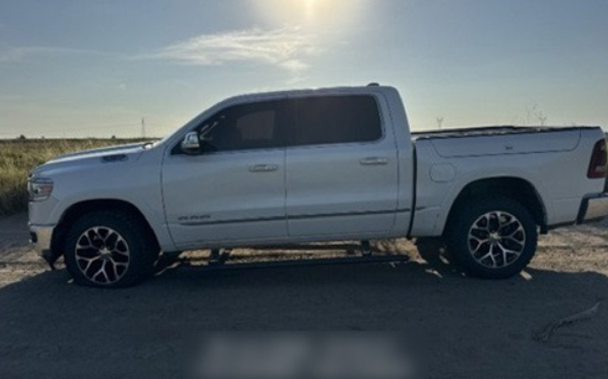 Camioneta asegurada en operativo donde abatieron a 'Chuy Peñuelas'
