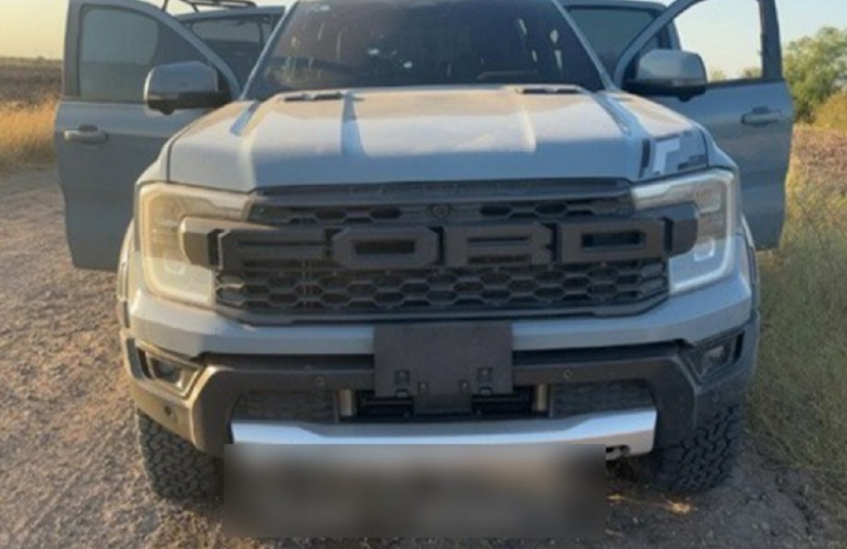 Camioneta asegurada en operativo donde abatieron a 'Chuy Peñuelas'