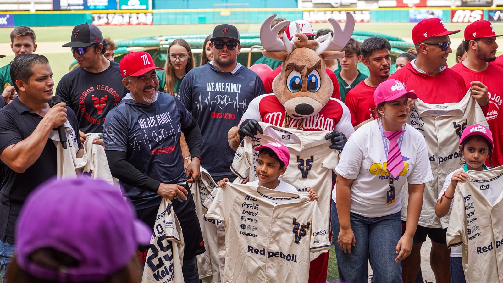 Venados de Mazatlán con niños del CRIT Sinaloa