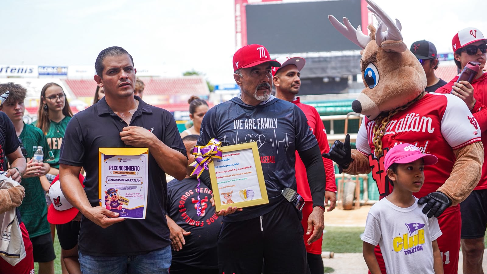 Venados de Mazatlán con niños del CRIT Sinaloa
