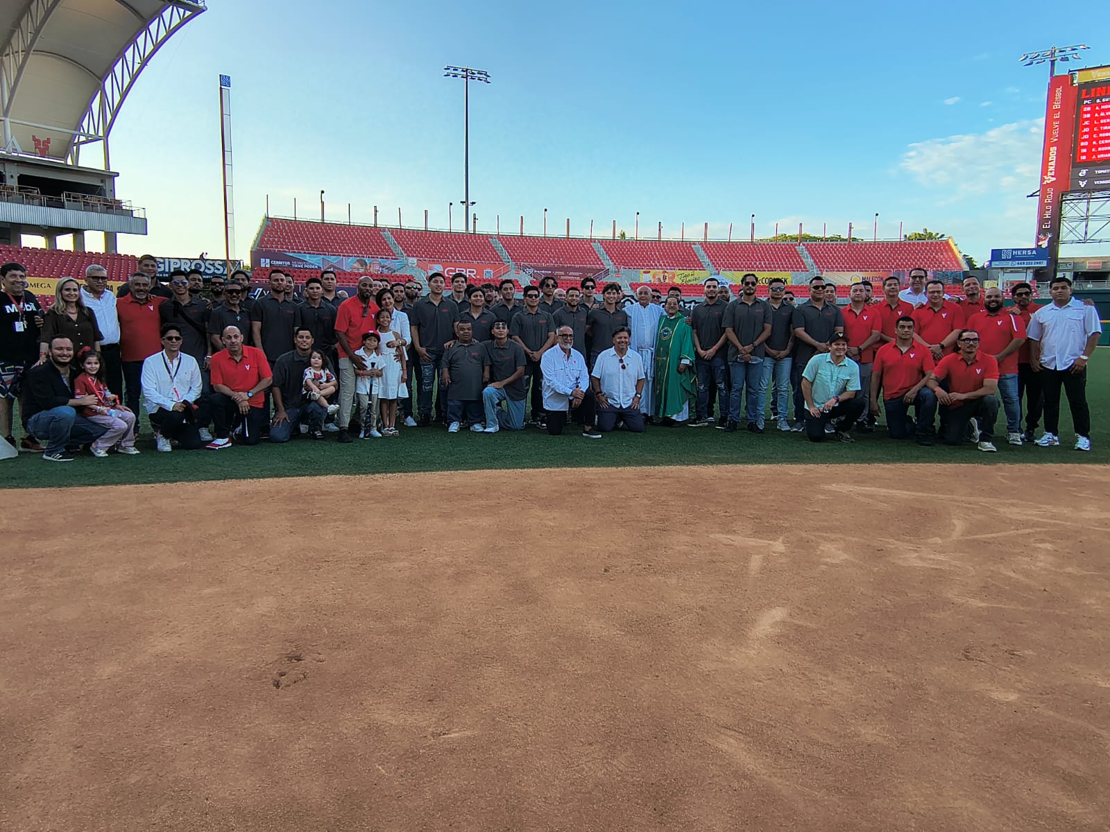 Venados de Mazatlán en misa previo al arranque de la LMP