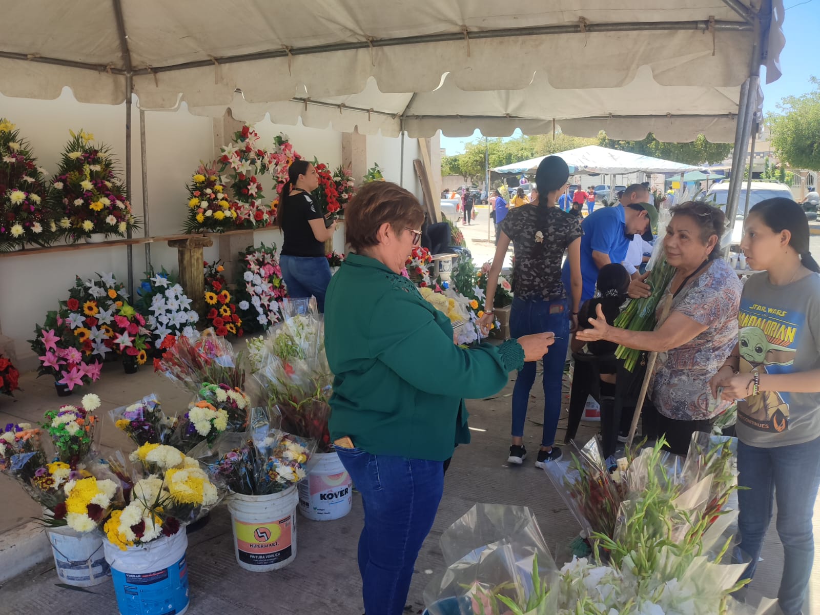 Se instalarán 90 vendedores por Día de Muertos en el panteón municipal de Guasave