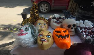 Comercio informal de Culiacán alista Bazar de Halloween en Catedral con dulces y regalos para niños
