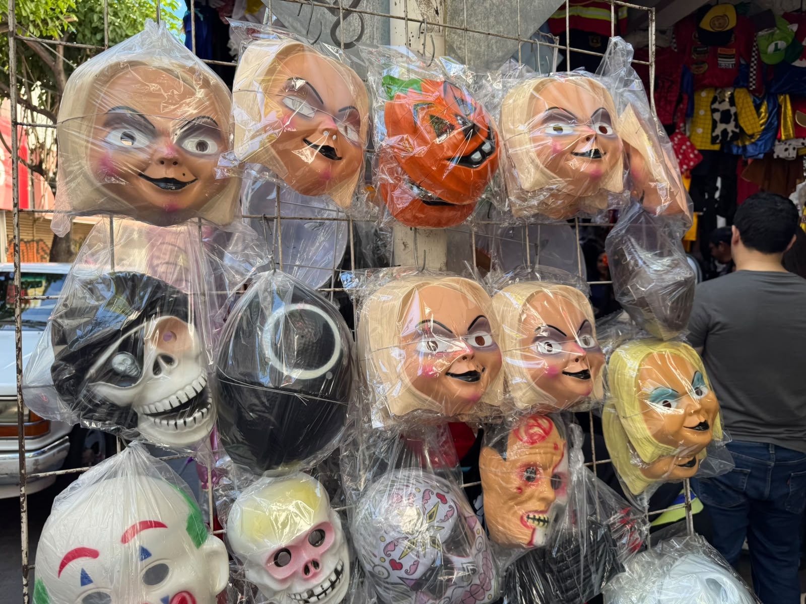 “Un respiro para la economía”; festejos de Halloween y Día de Muertos dejan repunte de hasta 90% en ventas en el centro de Culiacán