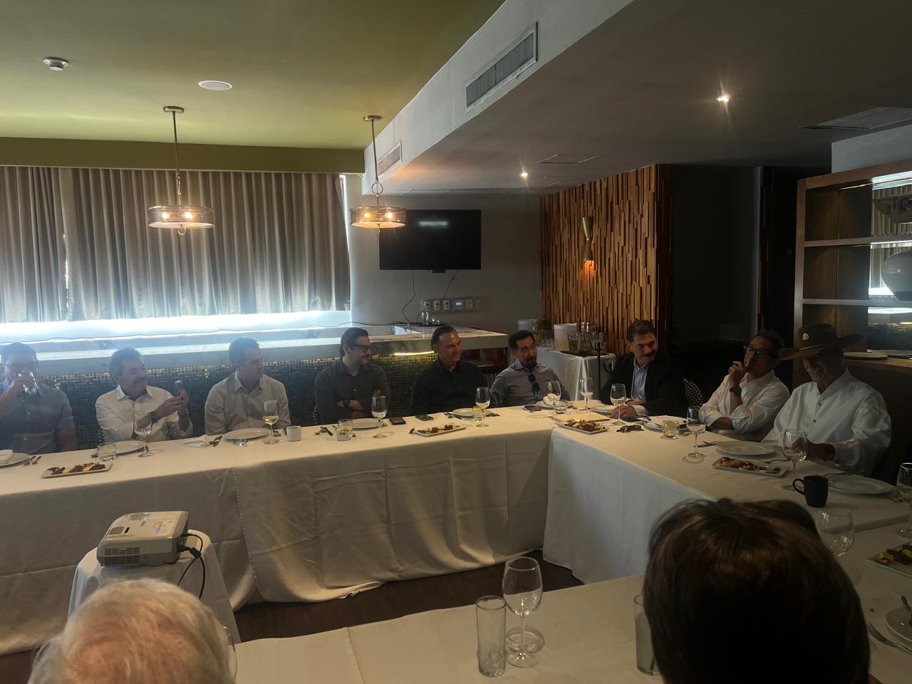 Vicente Fox se reúne con Consejo Sinaloense de Empresarios