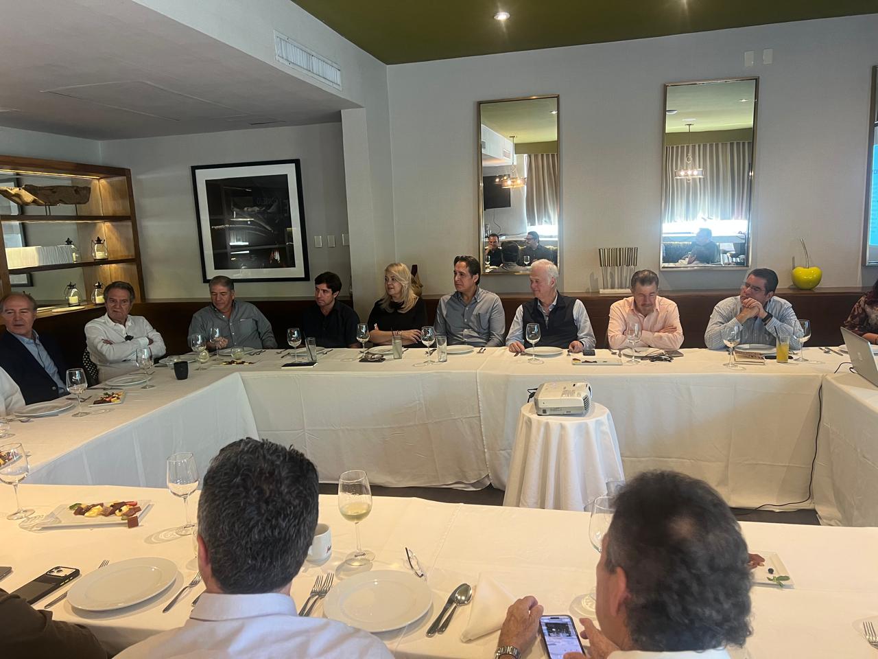 Vicente Fox se reúne con Consejo Sinaloense de Empresarios