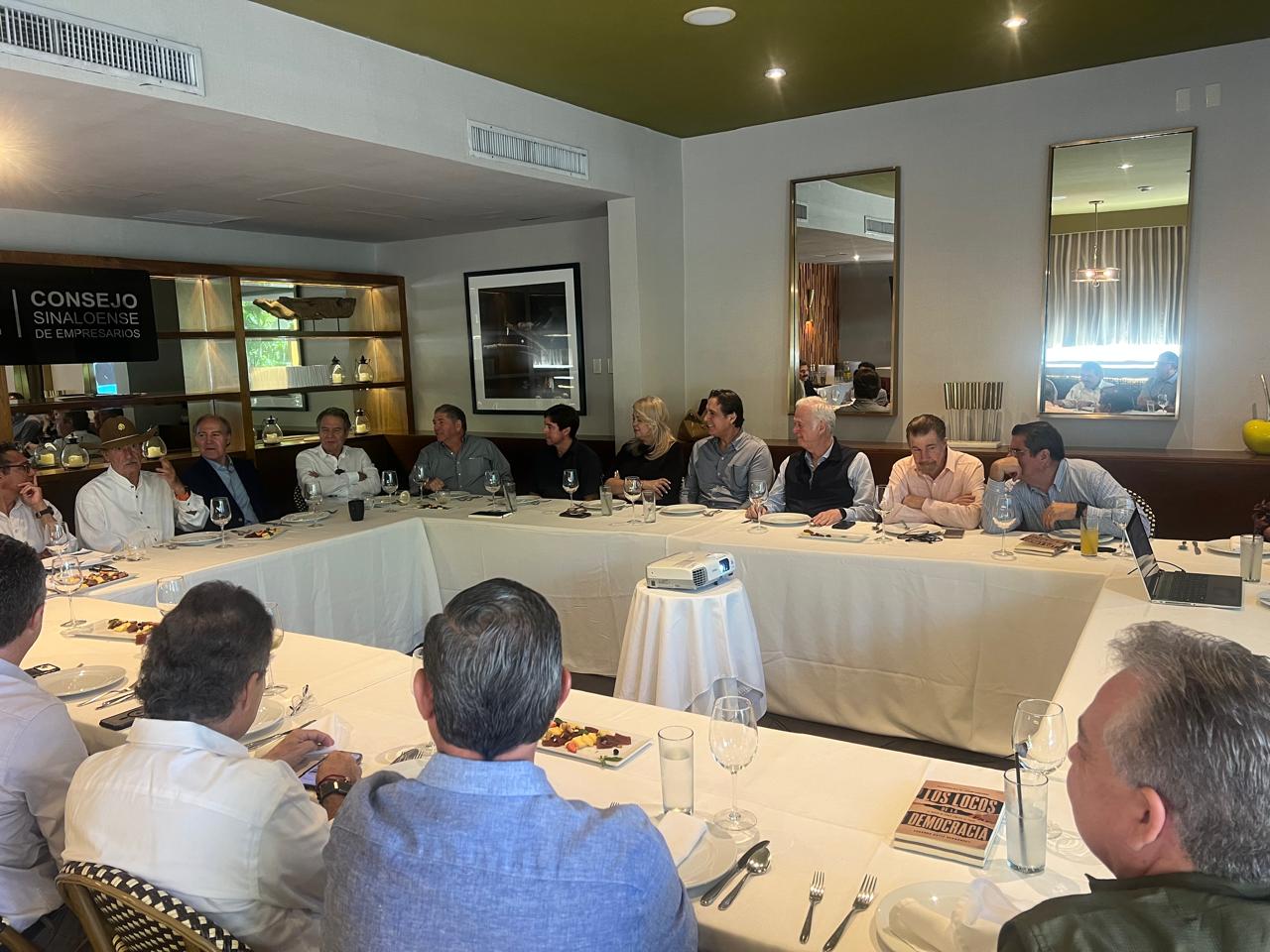 Vicente Fox se reúne con Consejo Sinaloense de Empresarios
