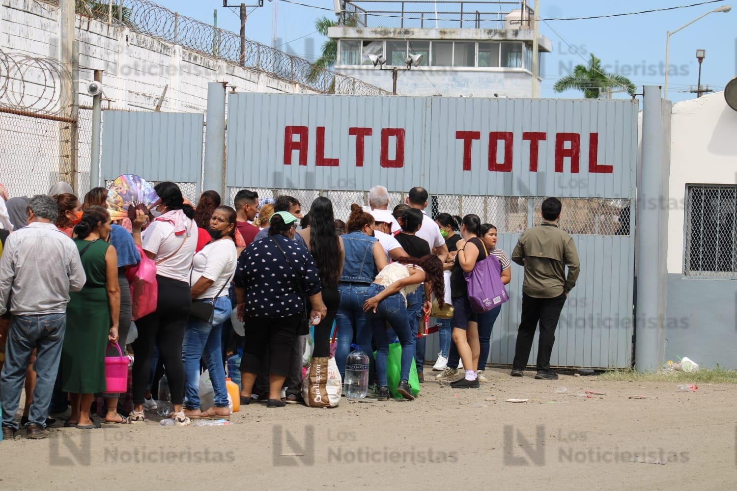Se reanudan las visitas, dan acceso a familiares de reos al penal de Mazatlán