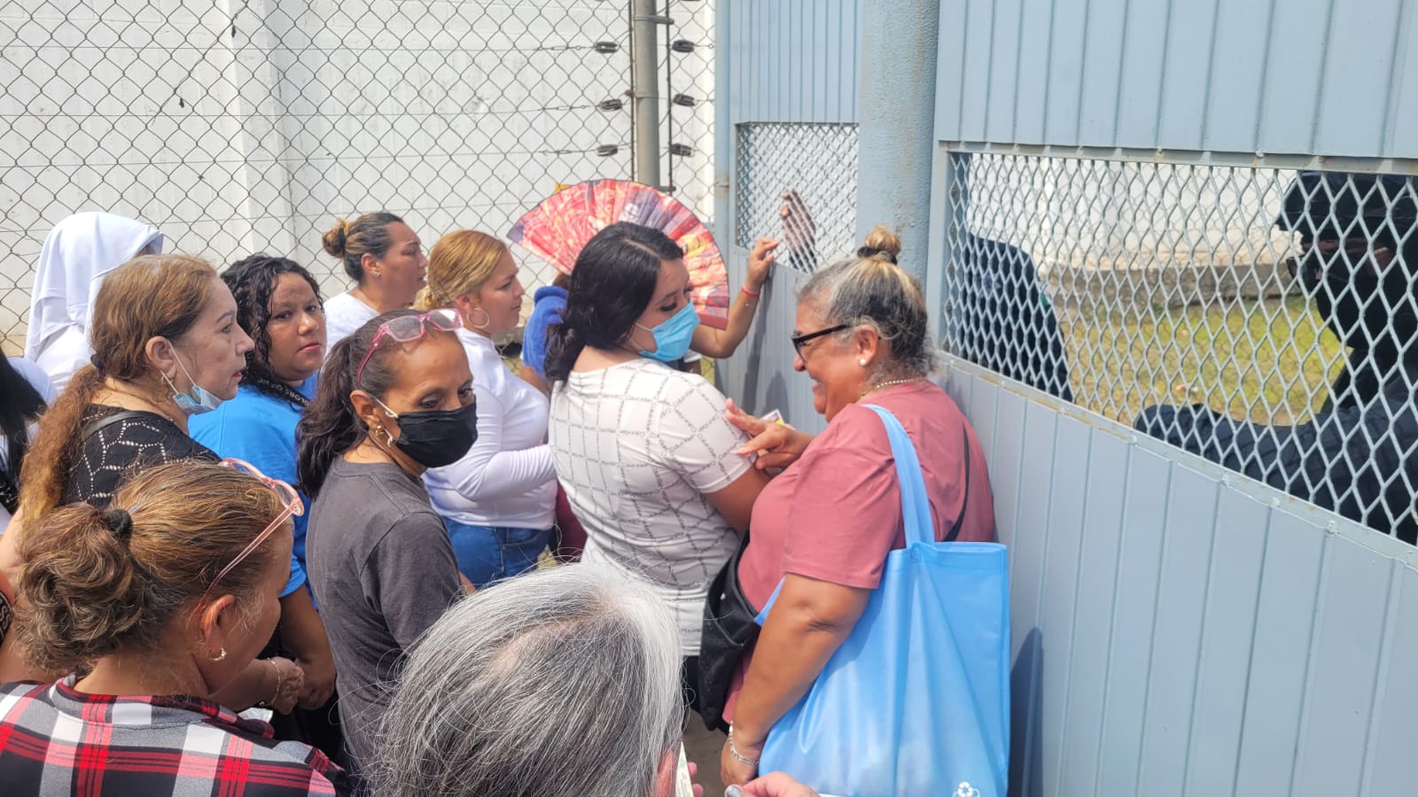 Se reanudan las visitas, dan acceso a familiares de reos al penal de Mazatlán