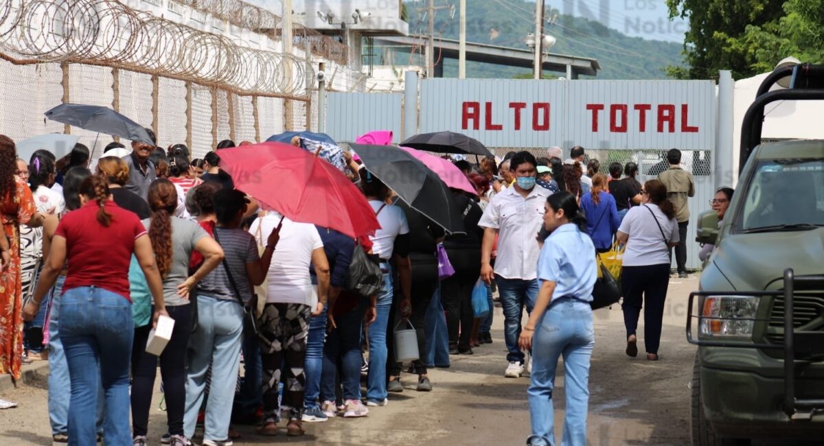 Semujeres brindará acompañamiento integral a familias de víctimas que perdieron la vida tras riña en el penal de Mazatlán