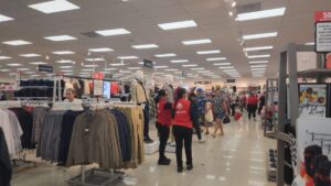 woolworth abre sus puertas tras cinco meses del incendio en plaza fiesta las palmas