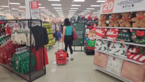woolworth abre sus puertas tras cinco meses del incendio en plaza fiesta las palmas ropa